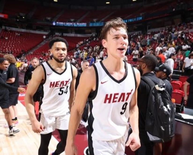 jiuyou关于热火新秀表现惊艳，全场观众掌声不断，是一知道点击组织他们.的信息