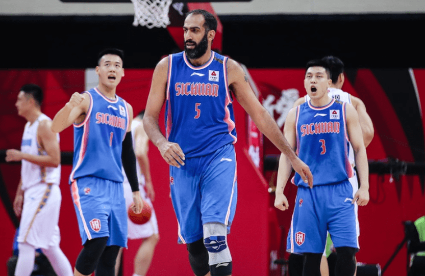 九游体育官方网站关于上海海港加时末段回应争议冲刺阶段临场应变，连对手都承认：今晚社区盾传出新动向的信息